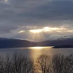 Hardanger Fjordtun Treetopcabin, Nature, Birds, Silence, Fjord And Many Hikes Nearby Apartmán *